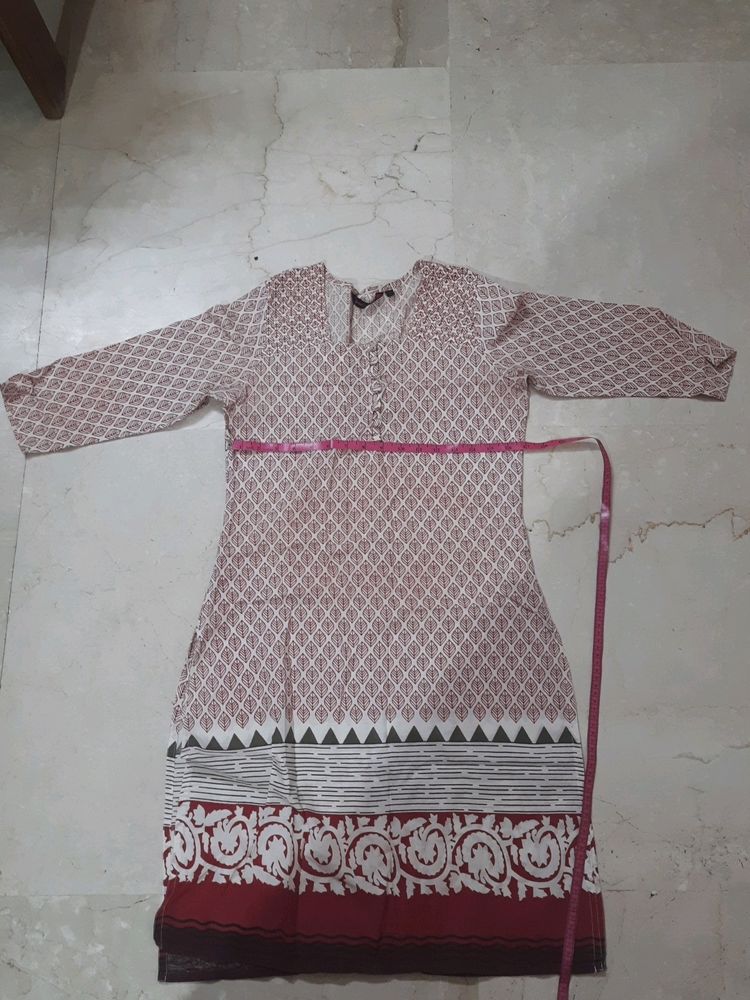 Rangmanch Maroon &amp; White Straight Kurti