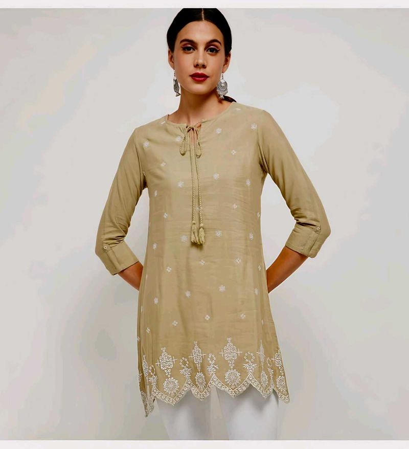 🫒Embroidered Sage Green Tunic