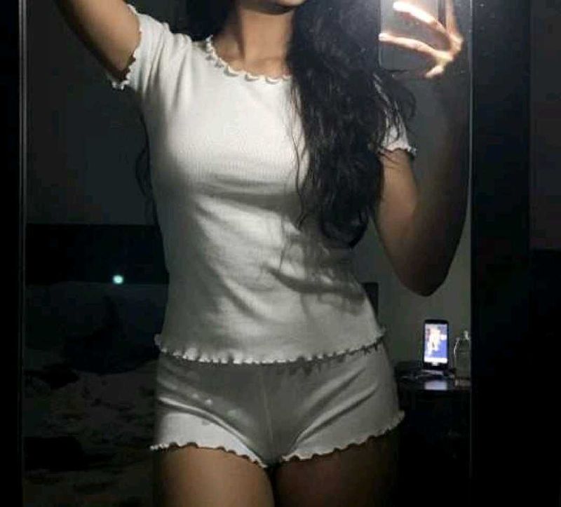 🍷(4) Top , Kurti, Hair Serum , Pendant >>>Combo