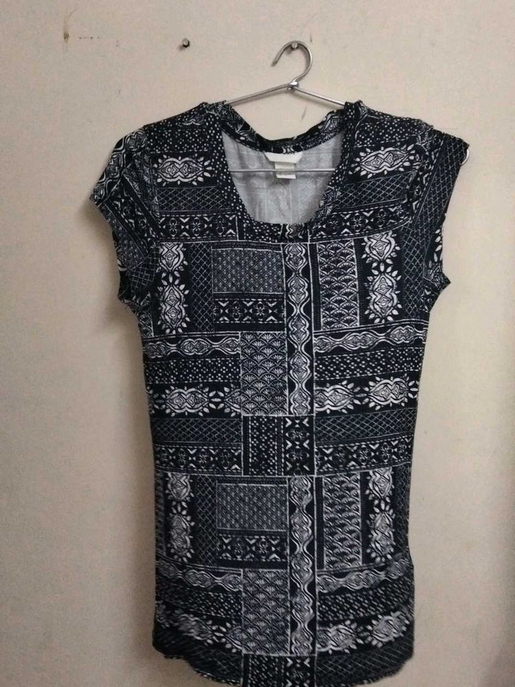 H&amp;M Stretchable Top