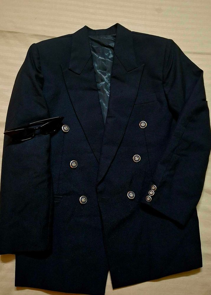 The Clean-Girl Overlap Power Blazer