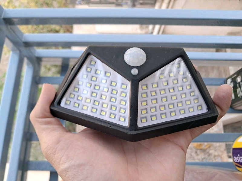 Solar Interaction Wall Lamp (BK-100)
