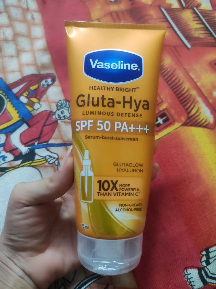 Vaseline Gluta Hya SPF 50 PA+++ Sunscreen