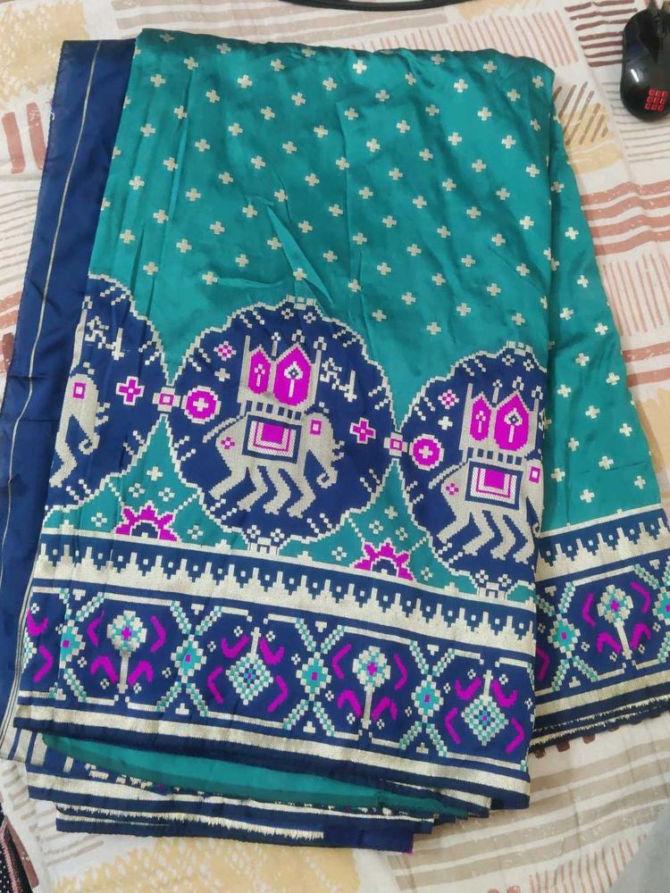 Green &amp; Blue Saree With Falls And Pico &amp; No Blouse