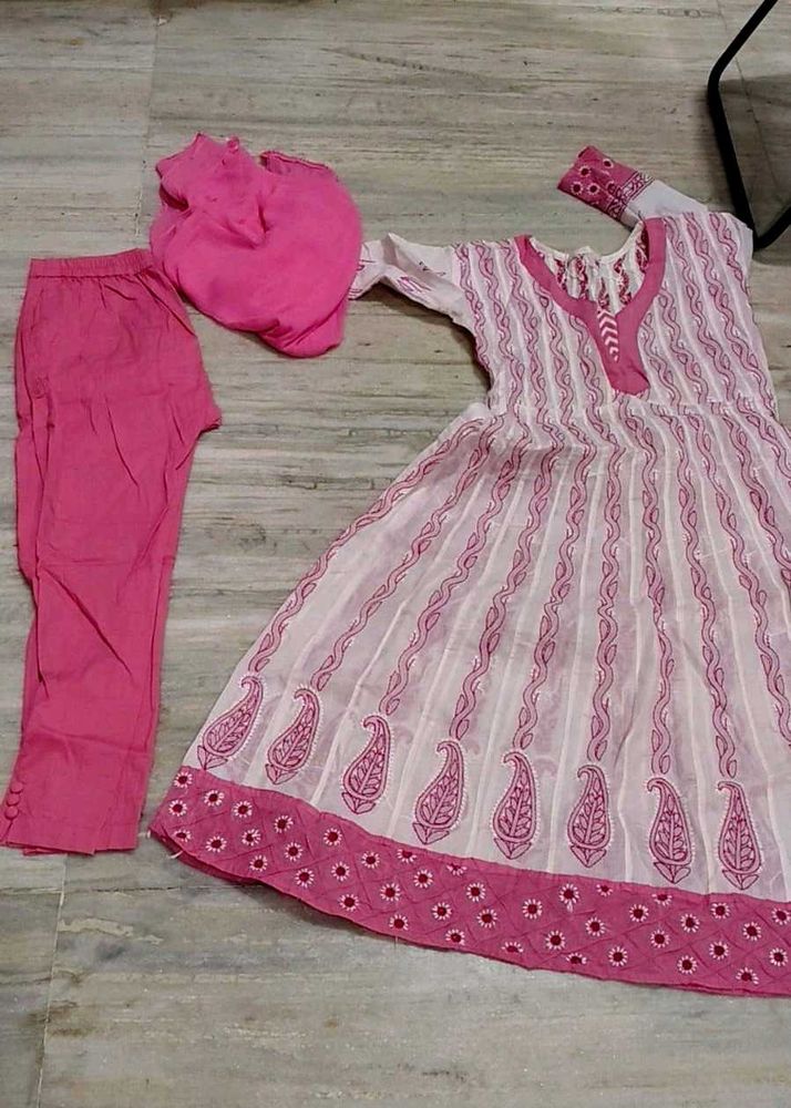 Beautiful Chikankari Kurta Set