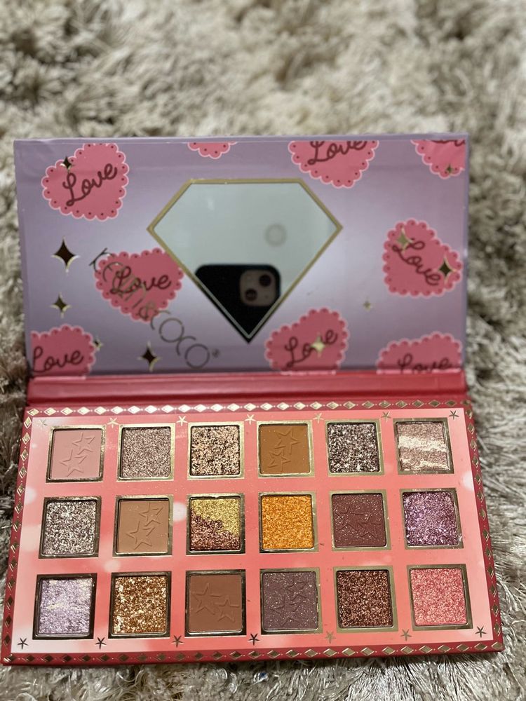 18 Color Cherry Girl Eyeshadow Palette