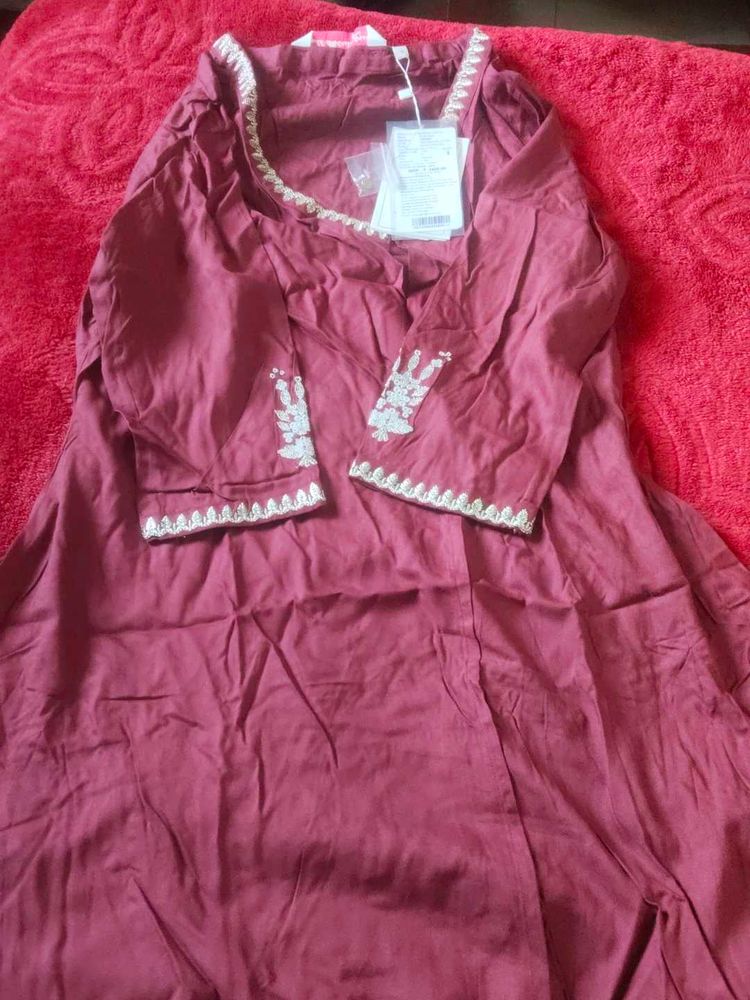 Elegant Embroidered Maroon Kurta
