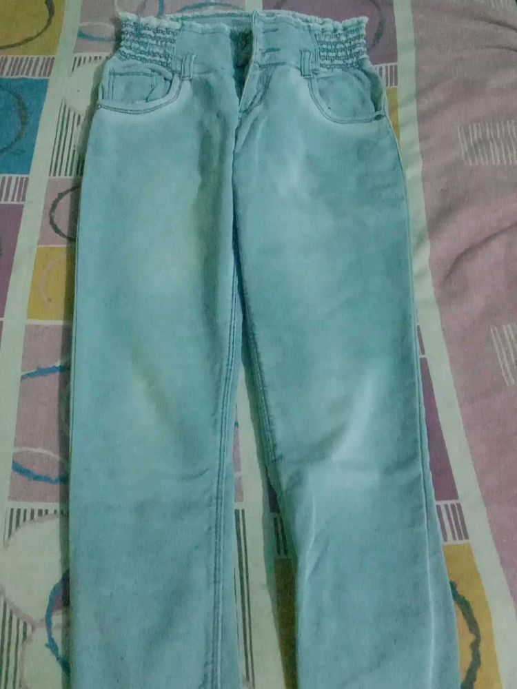 Woman Trendy Jeans Sale .....