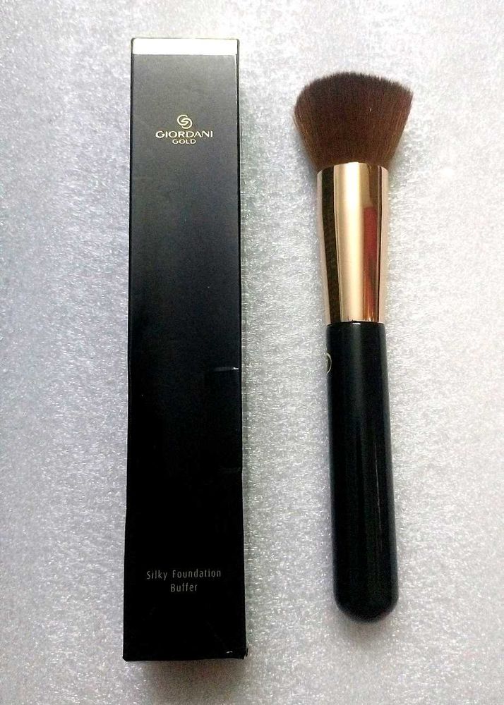 Giordani Foundation Brush