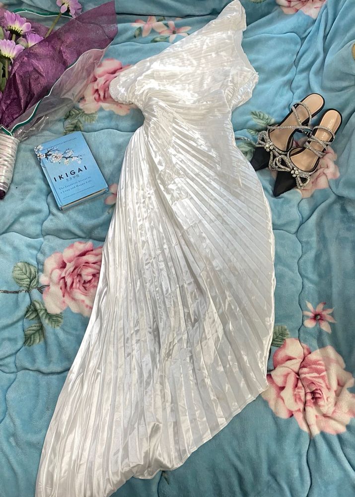 Elgant White Dress