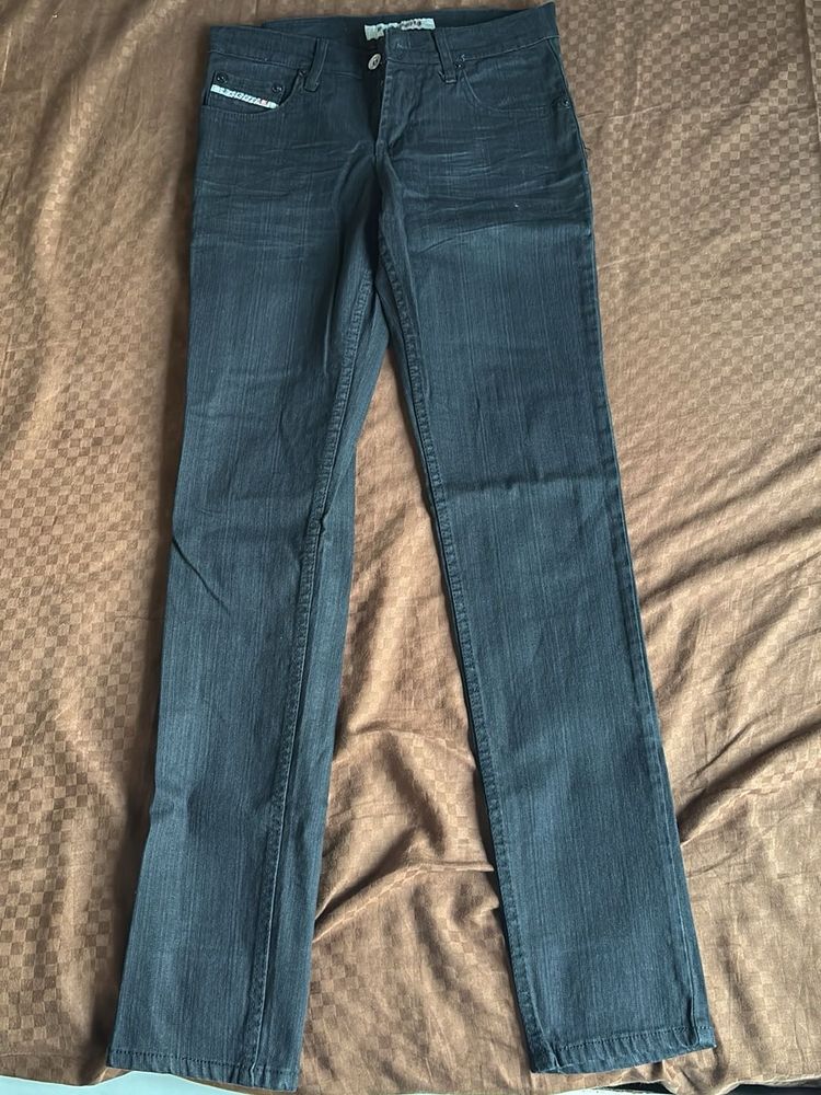 New skinny straight fit jeans