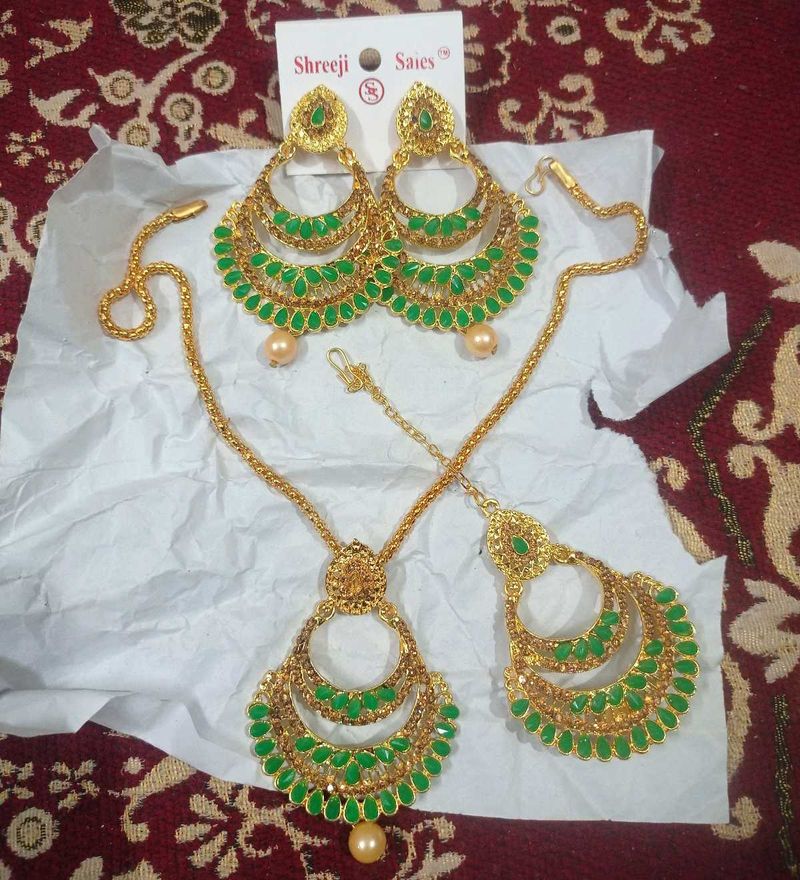 Green &amp; Gold Jewellery Set