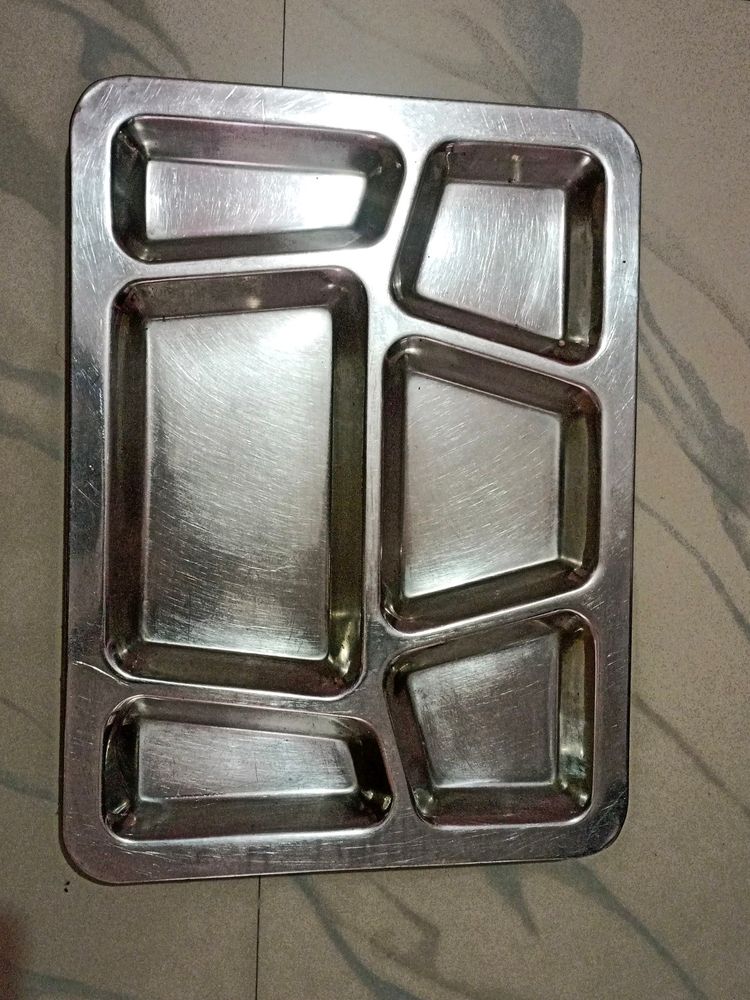 4 Qty Of Multipocket Plates