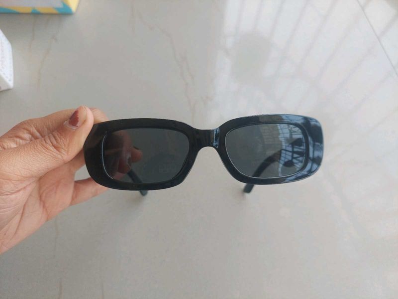 Viral Kendall Jenner Inspired Rectangular Sunglass