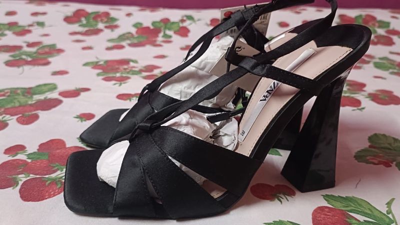 Zara Women’s Wedge Black Heel