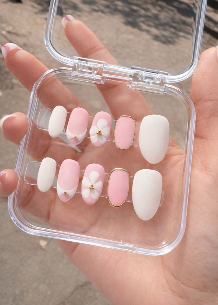 Cute Press-On Nail Set