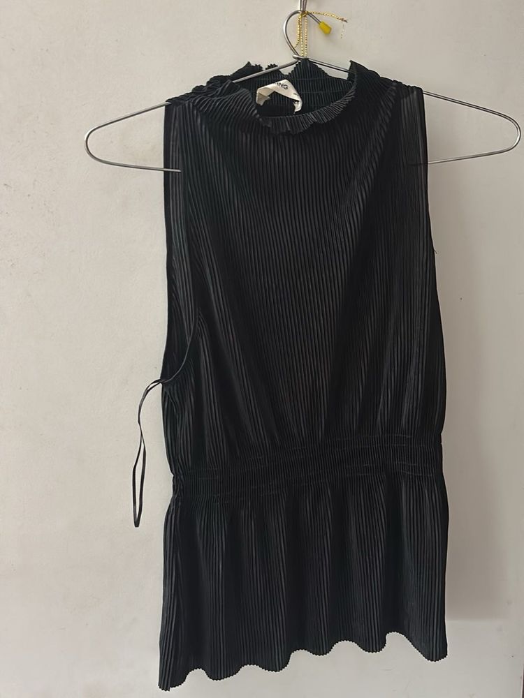 Sleeveless Black Top