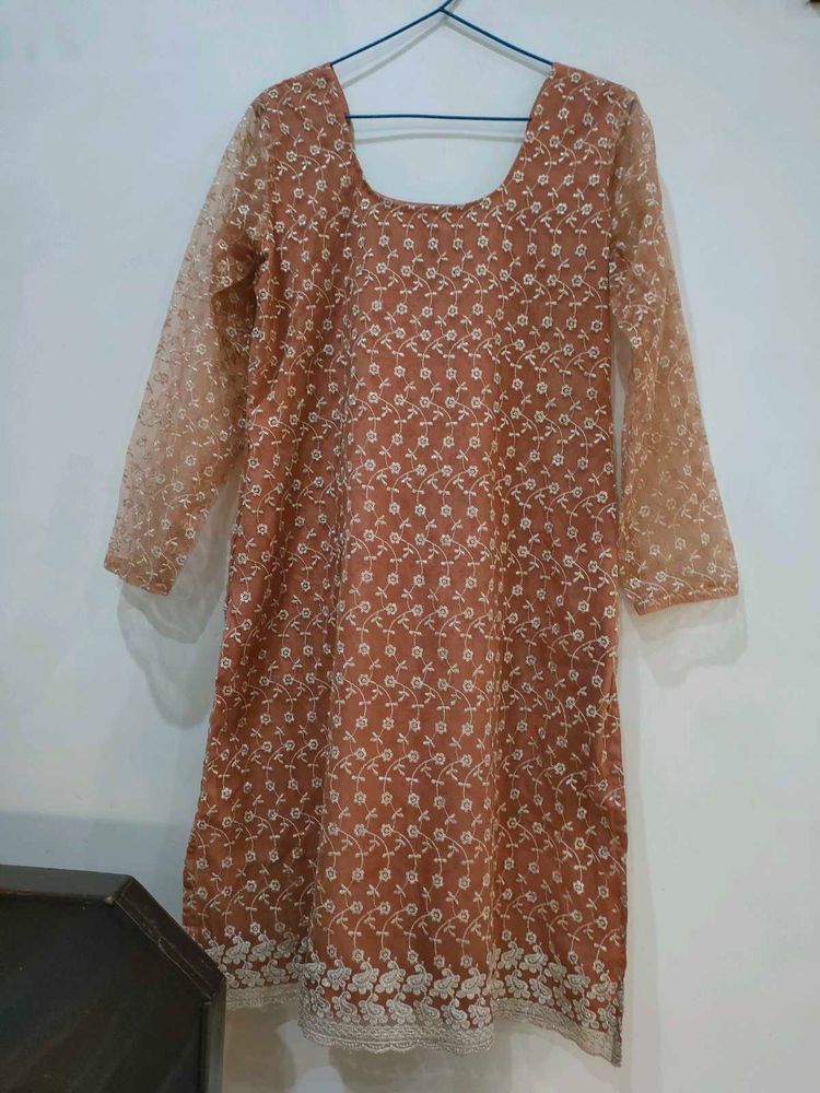 Beautiful Kurti With Embroidery