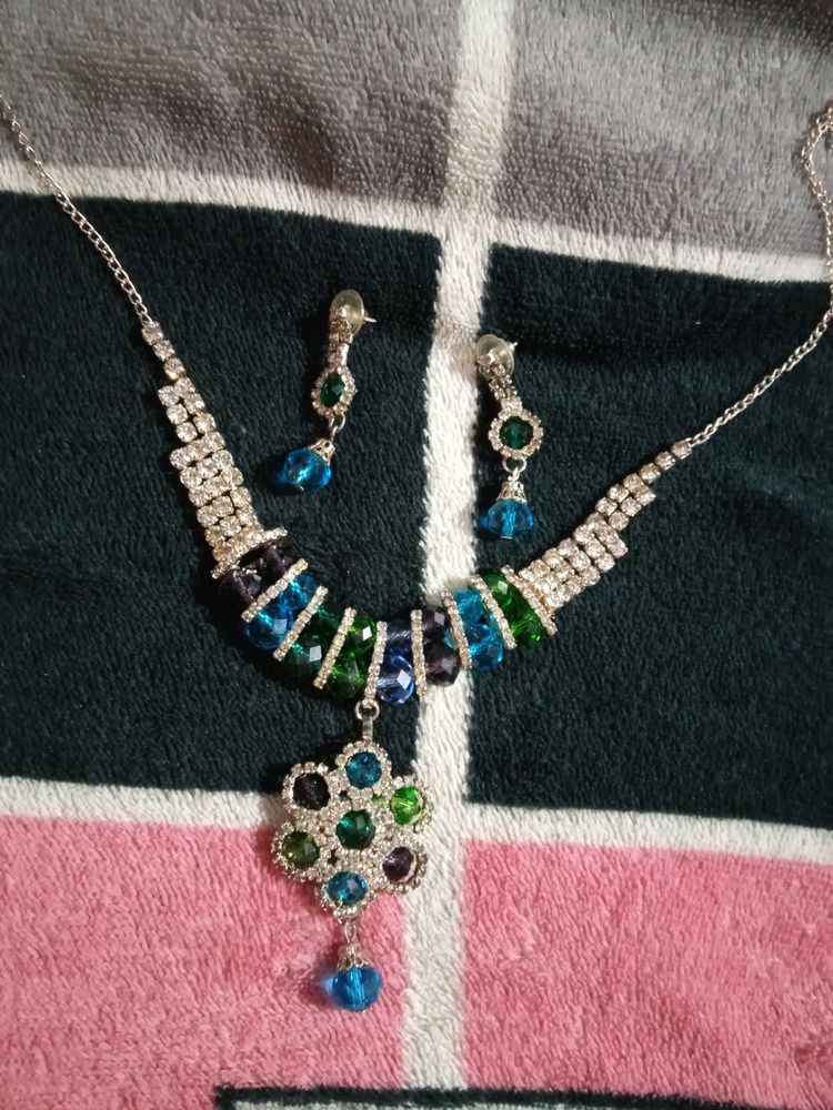 💥Price Drop💥 Peacock Colour Choker Necklace Set