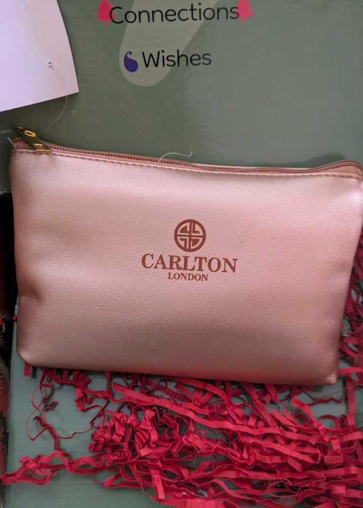 Women&#39;s Gift Hamper Carlton London