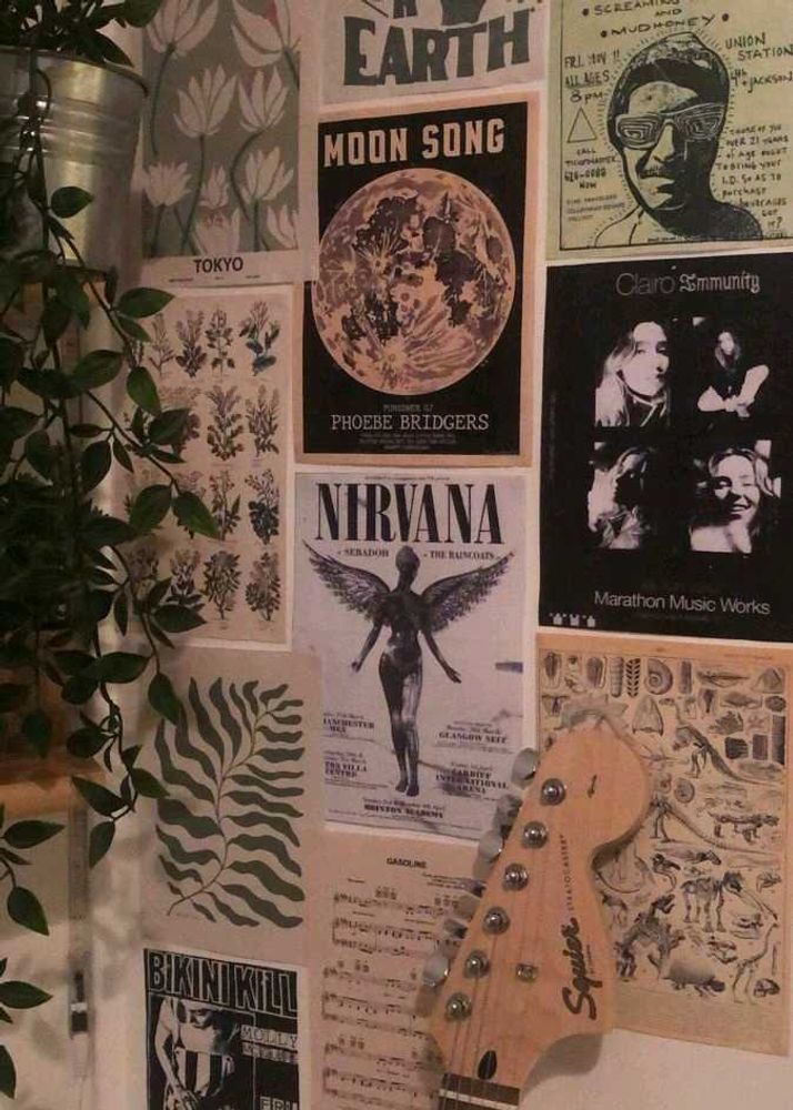 Mini Wall Collage Kit – 20 Aesthetic Prints