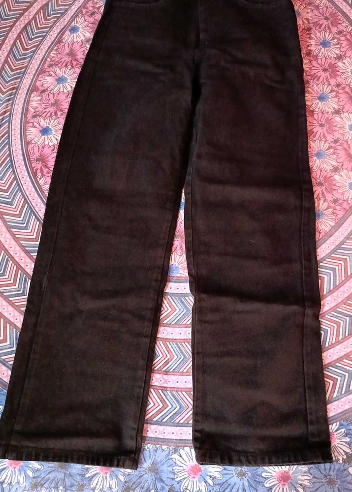 Black Straight Fit Jeans