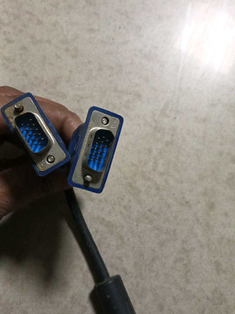 2 setVGA Cable - Monitor Connection