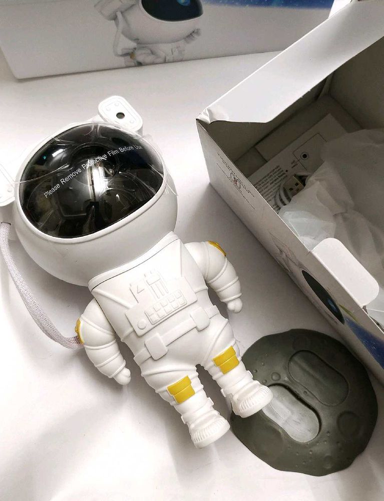 Astronaut Galaxy Projector With Remote Control