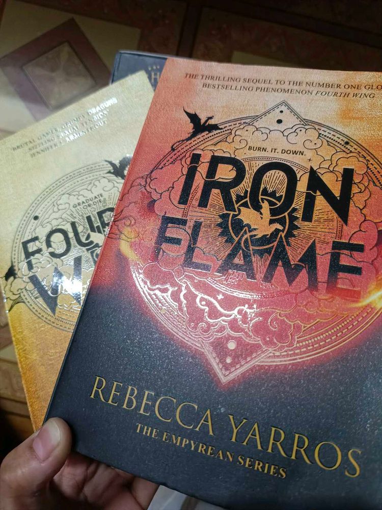 Fourth Wing &amp; Iron Flame Set
