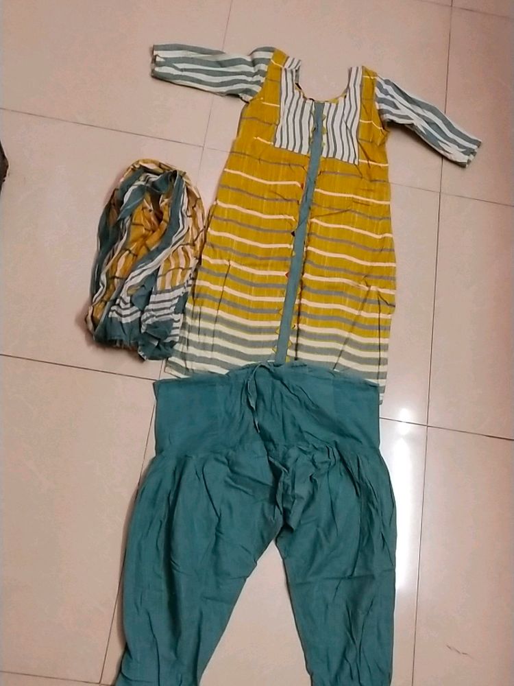 Lining Kurta With Pyjama And Duppata Set