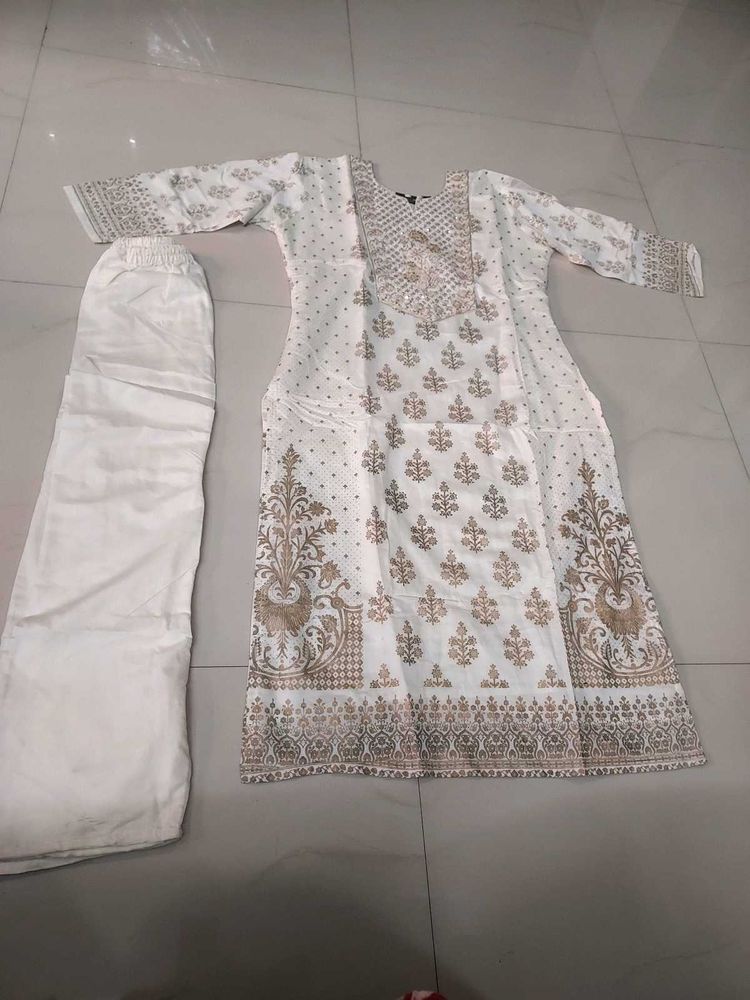 Elegant White &amp; Gold Kurta Set
