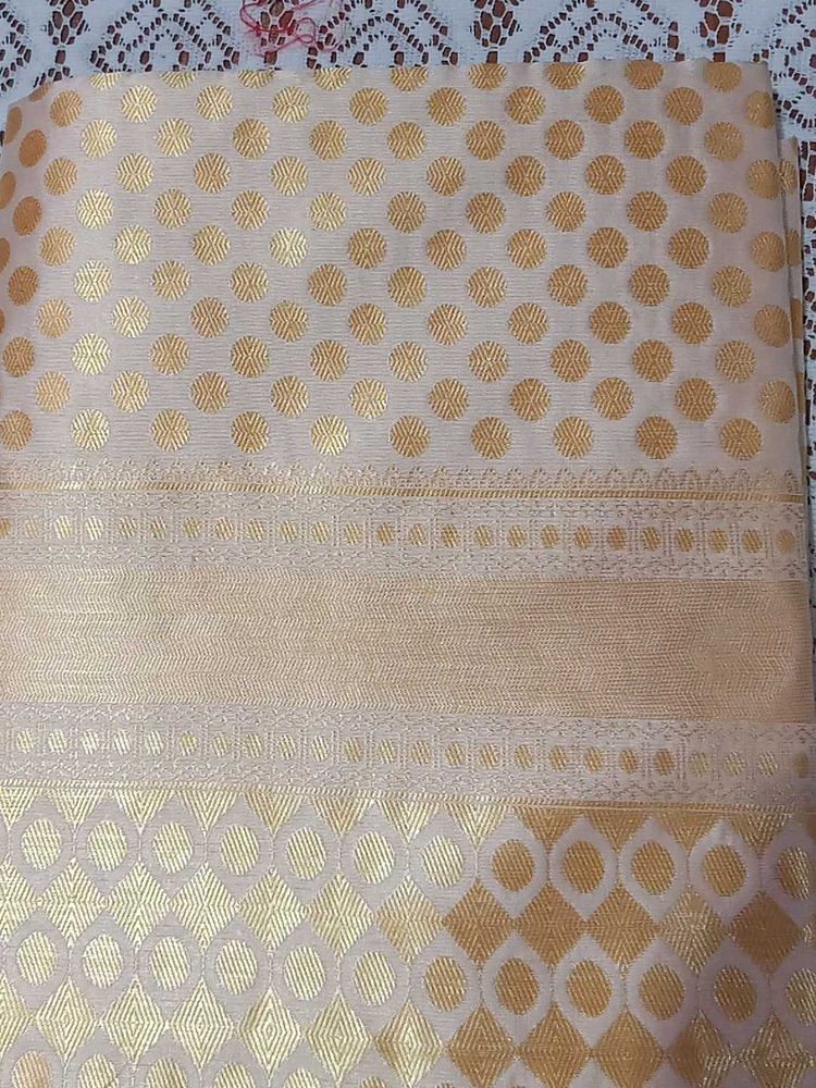 get this beautiful saree with red blouse 900/