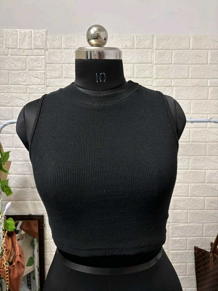 Basic Black Ribbed Crop Top
