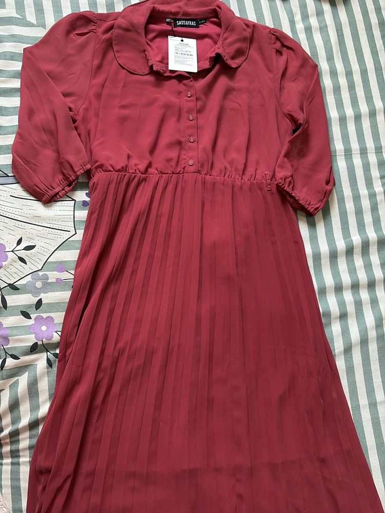 Chic Pleated Dress