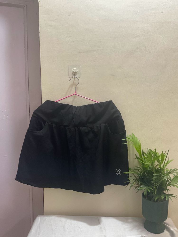 BLACK Sports Skirt
