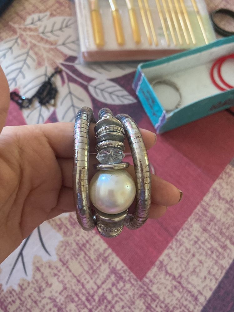 Big Pearl Bracelet