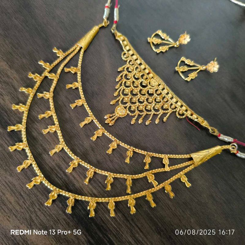 Elegant Gold-toned Jewelry Set