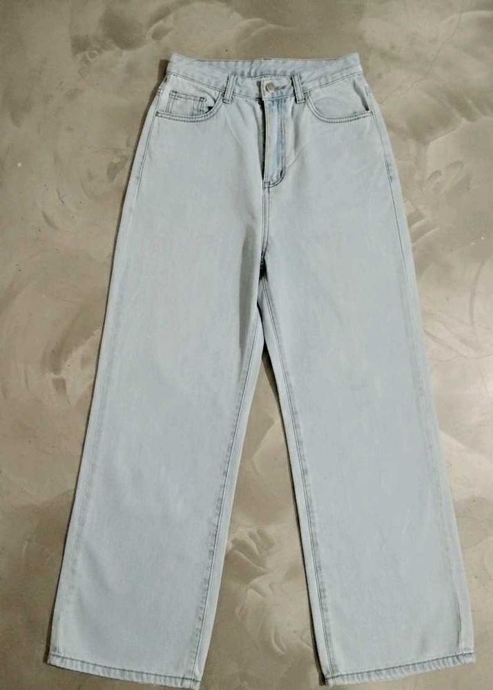 Light Wide Leg Jeans