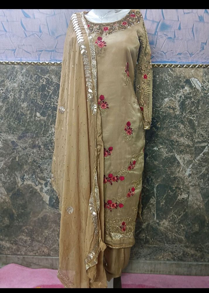 Pakistani Suit
