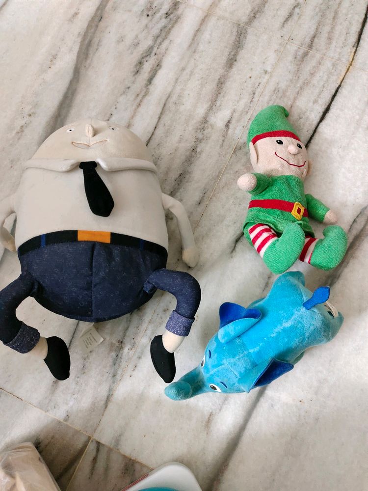combo of soft toys