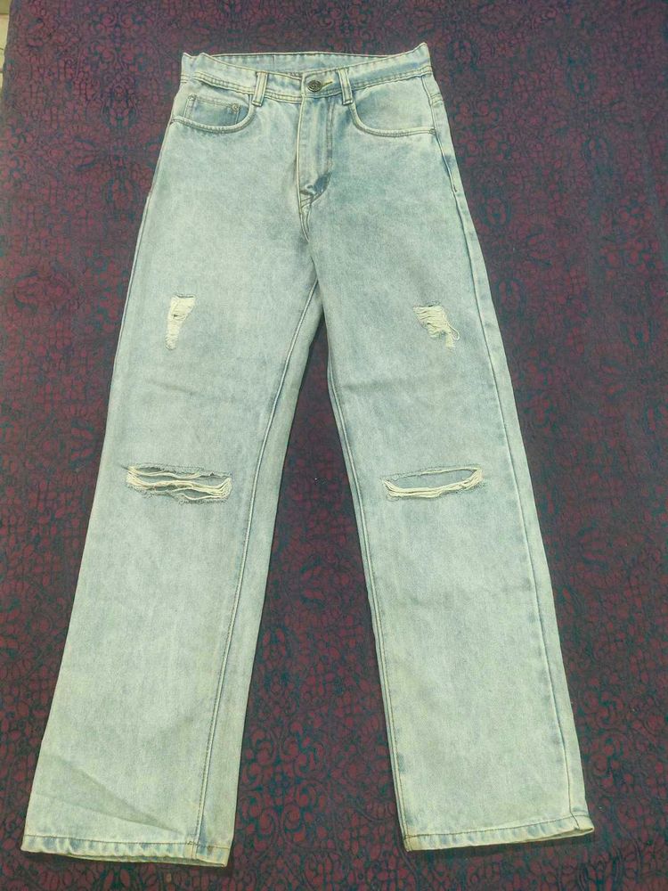Ripped Light Blue jeans