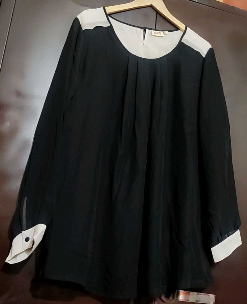 Black &amp; White Top For 46 Bust