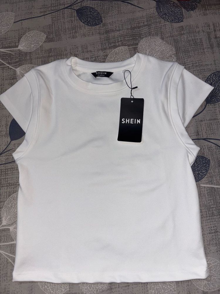 SHEIN WHITE FITTED CROP TOP