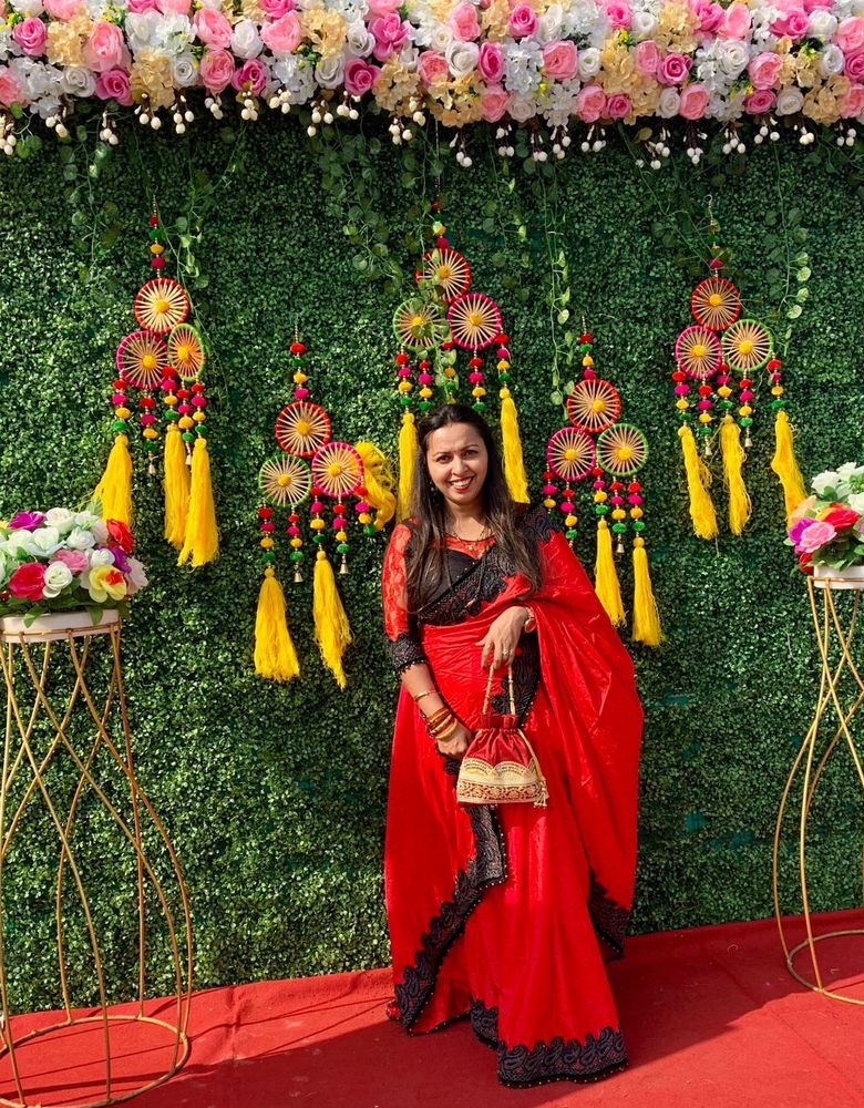Red &amp; Black Embroidered Saree With Potli Bag