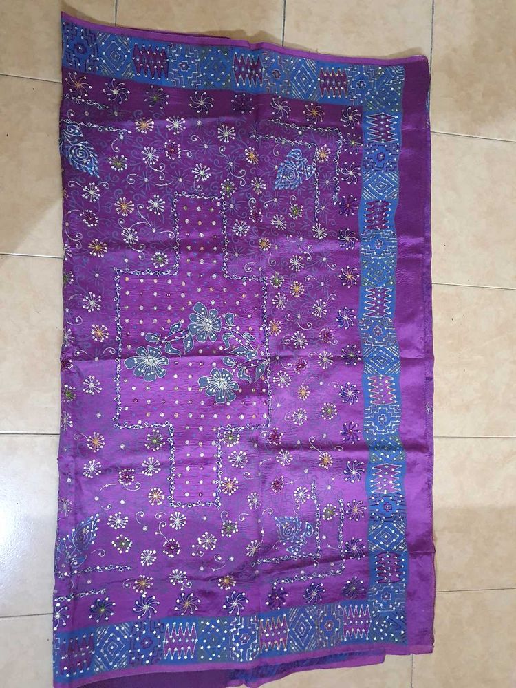 Beautiful Silk Saree With Blouse For Sale