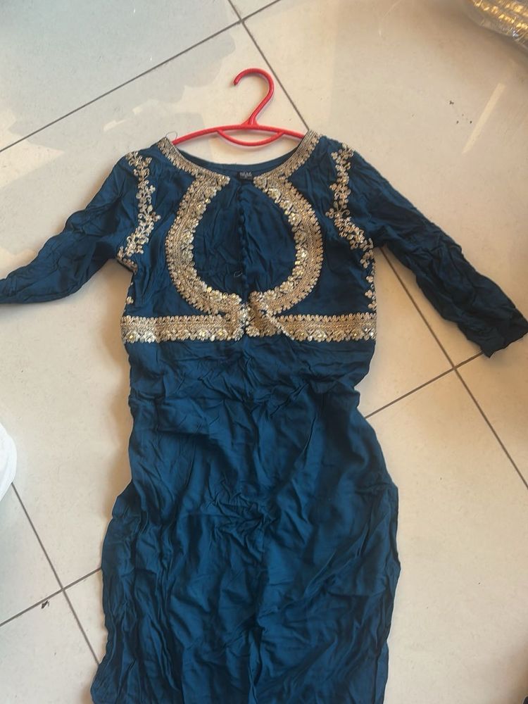 Elegant Blue Embroidered Kurta Set