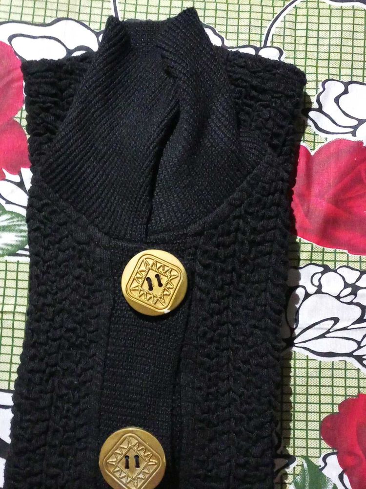 Elegant Black Knit Cardigan used