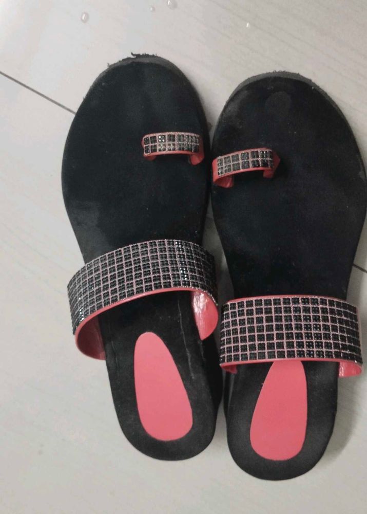 Rhinestone Detail Toe Ring Sandals