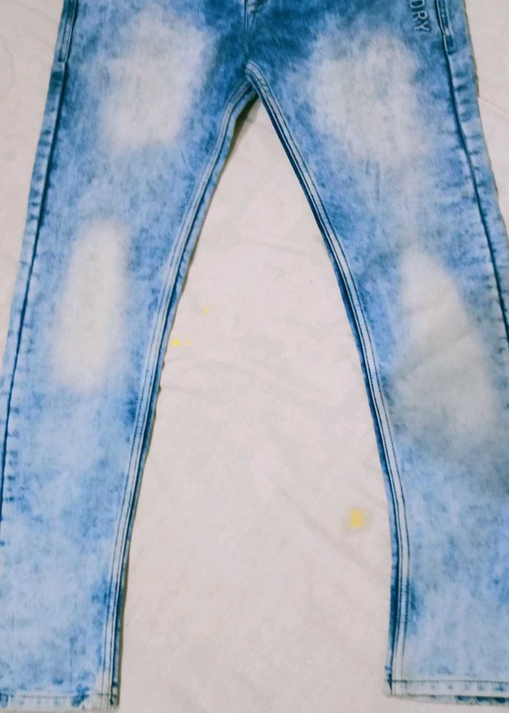 A New Jeans Which Can Be Wear by Both Girl/Boy
