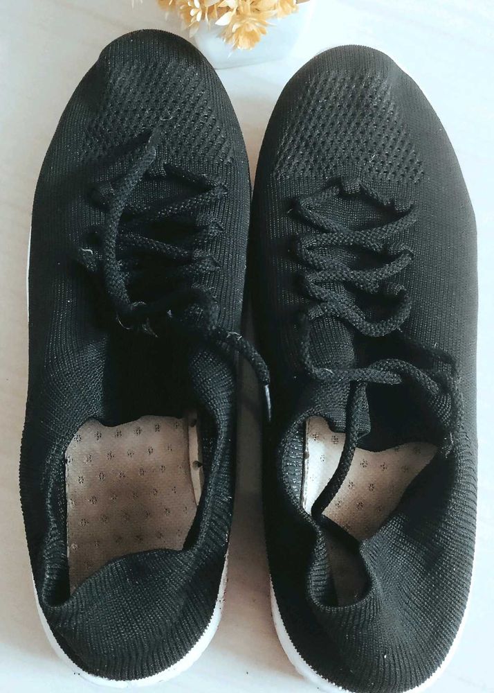 Black Casual Sneakers